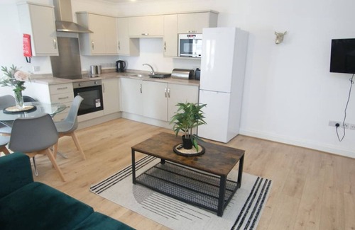 Cliftonville Apartment | 2 Cosy Flats - Up To 9 Guests