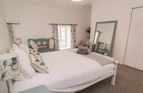 Norham Cottage | 2 CROSS VIEW, pet friendly, character holiday cottage in Norham
