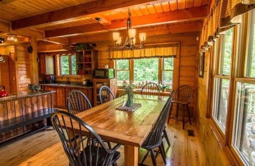 Boone House | 2 Cubs Cabin