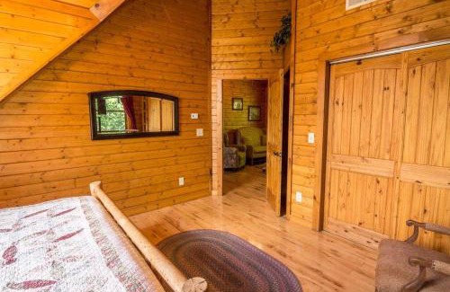 Boone House | 2 Cubs Cabin