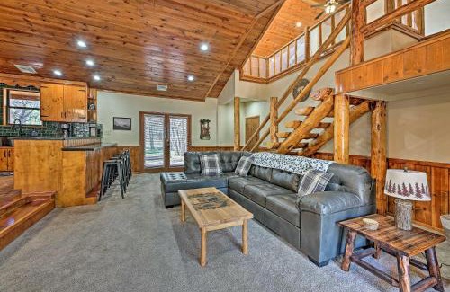 Pinetop-Lakeside House | 2 Decks and Game Room Expansive Family Cabin