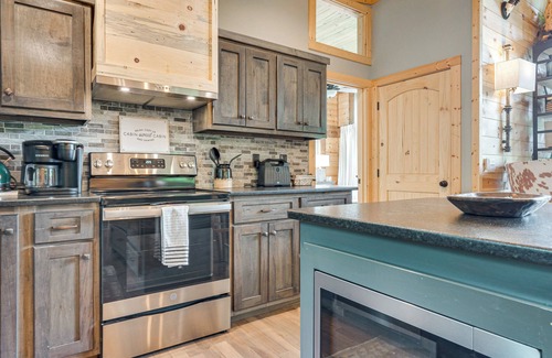 Murphy Cabin | 2 Decks, Grill, Hot Tub: Mountain Cabin in Murphy