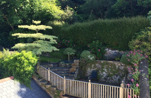Ashburton Apartment | 2 double-bedroomed Bijou Apartment with Enchanting Secluded Garden