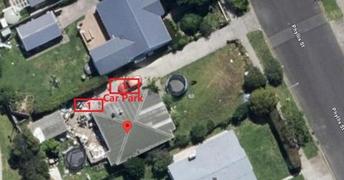 Mount Albert House | 2 Double Beds including 1 Sofa Bed Garden Chalet, 14 Phyllis St, Mt Albert, Auckland