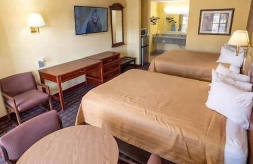 Hawkinsville Hotel | 2 Double Beds Non-Smoking