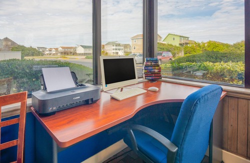 Kill Devil Hills House | 2 Double Beds Guestroom with Street View