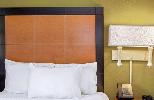 Orlando Hotel | 2 Double Deluxe | La Quinta Orlando | Near Orlando Parks & MCO | 2 Units