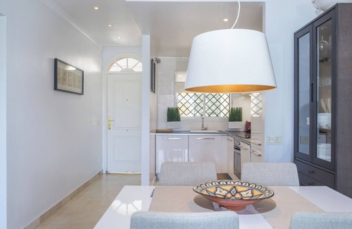 Marbella Apartment | 2 -edroom Apartment next to Porto with Mountain View, Pool, Wi-Fi & Garden