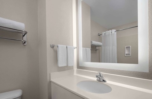 Snail Hotel | 2 Executive Suites | 1 Bed Each | Sunnyvale Central Location