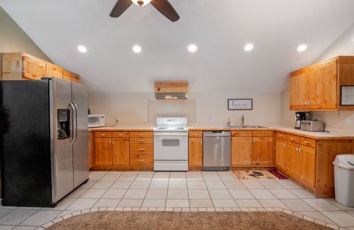 Zion National Park South Entrance Apartment | #2 GREAT LOCATION, Zion National Park entrance as close as you can get!