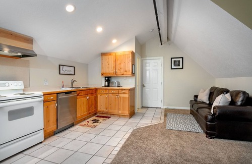 Zion National Park South Entrance Apartment | #2 GREAT LOCATION, Zion National Park entrance as close as you can get!