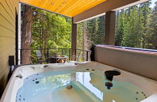 Government Camp House | 2 Homes Sleeps 22 Sauna Hot Tub Fire Pit