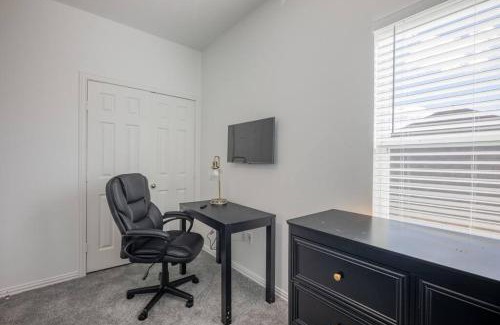Southeast Houston Apartment | 2 Houses for Large Groups Near NRG, Toyota Stadiums