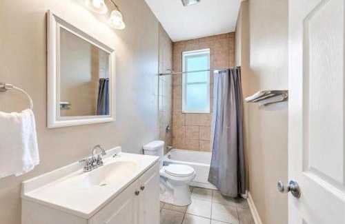 Downtown St. Louis Apartment | 2 Houses for Large Groups Near Busch Stadium