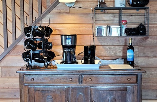 The Narrows Cottage | 2 hrs from Winnipeg Lakefront Vacation Rental Cottage