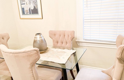Hamilton Apartment | 2 in 1 modern 3BR apt- near downtown and Gage park