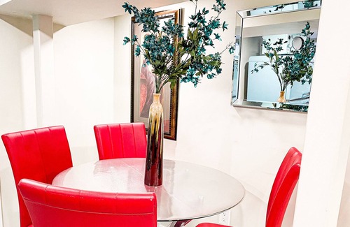 Hamilton Apartment | 2 in 1 modern 3BR apt- near downtown and Gage park