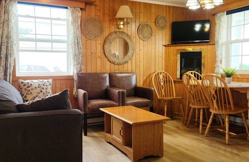 Boularderie Cabin | 2 king BD Full kitchen Large outdoor space | Unit 8 @ The Great Cabot Lodge