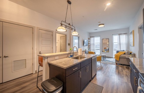 Hackensack Apartment | 2 King Bed 2 Bath Easy ride to NYC and Shopping