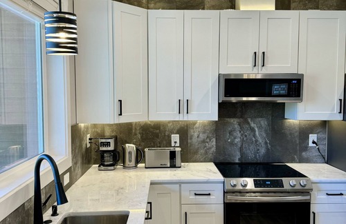 Leicester House | 2 King Sized Master BR Suit - 13 Min to Downtown - West Asheville