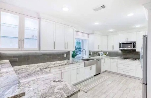 Survey Creek House | 2 King Suites, Pool & Shuffleboard, Dock Access!