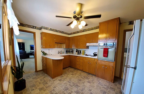 Lindstrom House | 2 Lake Front Homes On the snowmobile trails w/ the best ice fishing in the area!