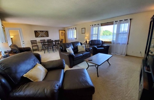 Lindstrom House | 2 Lake Front Homes On the snowmobile trails w/ the best ice fishing in the area!