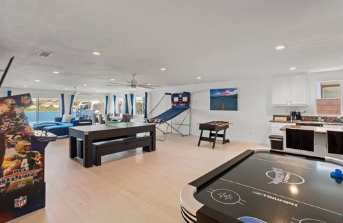 Terra Lago House | 2 Lakeview Villas 8BR, 14 Beds, 24 Guests