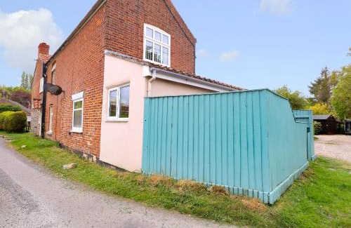 North Walsham House | 2 Lock Cottages