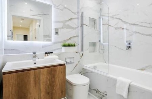 Surbiton Hill Apartment | 2 Lyons House - 3 bedroom apartment