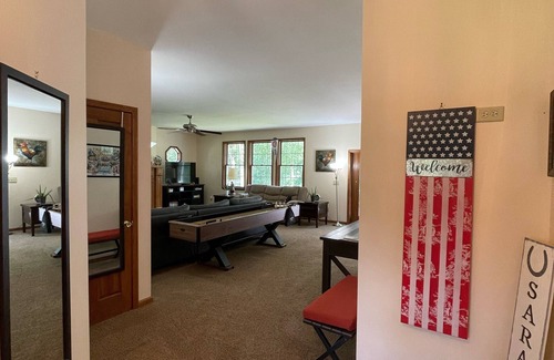 Saratoga Springs House | 2 M to Track, 1 Mile to National Prime/Golf, 4 bedroom, 2.5 bath - sleeps 8-10