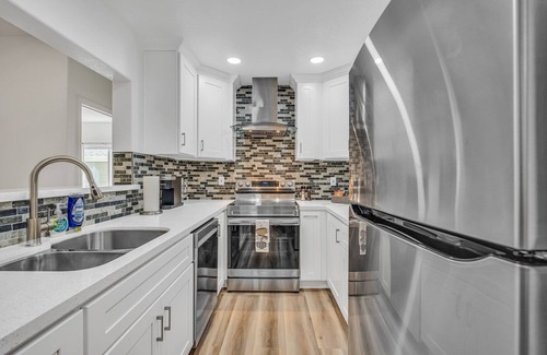 San Ramon Condo | 2 Master suites ground floor, garage + parking spot, w/d in unit, wi-fi, Netflix