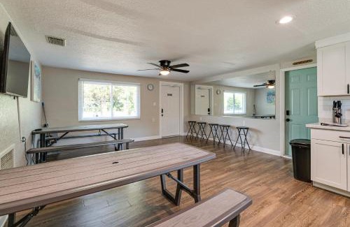 Homosassa House | 2 Mi to 7 Sisters Springs! Home with Resort Perks