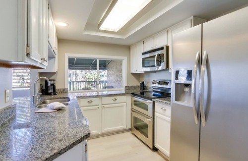 Palmetto Dunes Condo | 2 Mi to Beach: Condo w/Pool Access in Hilton Head