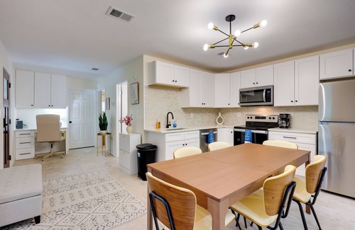 Canyon Lake Cottage | 2 Mi to Canyon Lake: Cottage w/Fire Pit & Grill