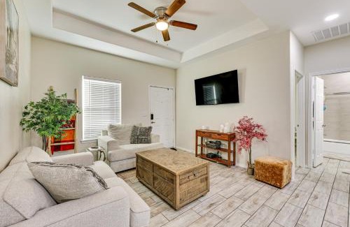 Pharr Apartment | 2 Mi to DHR Health Commuter-Friendly Pharr Apt