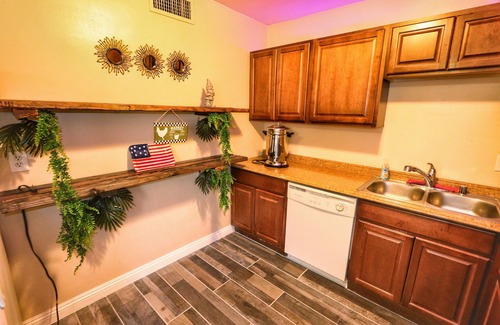Las Vegas House | ✪ 2 Mi to Downtown/Fremont ✪ Heart of Vegas [30-Day & up] Free WiFi Parking