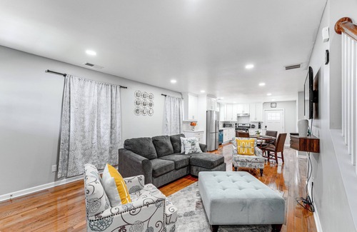 Bridgeport House | 2 Mi to Dtwn: Well-Appointed Bridgeport Duplex!