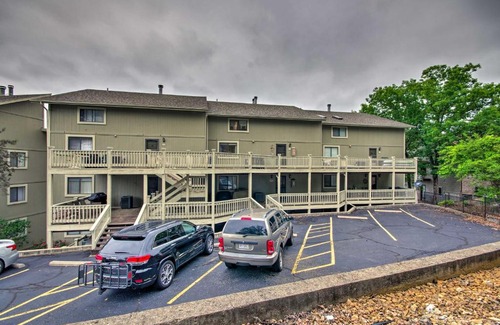 Osage Beach Apartment | 2 Mi to Margaritaville Resort Lake-View Retreat!