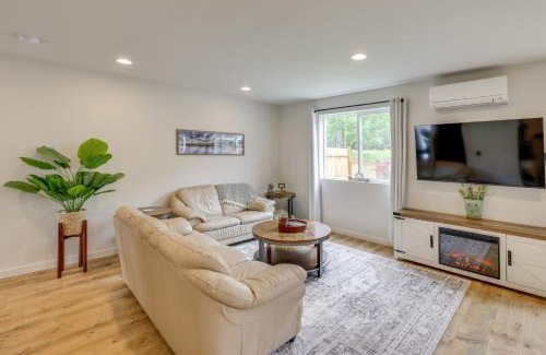 Port Angeles House | 2 Mi to Olympic National Park Hot Tub Haven!