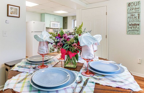 Toccoa Apartment | 2 Mi to Toccoa Falls: Cozy Getaway w/Fire Pit!