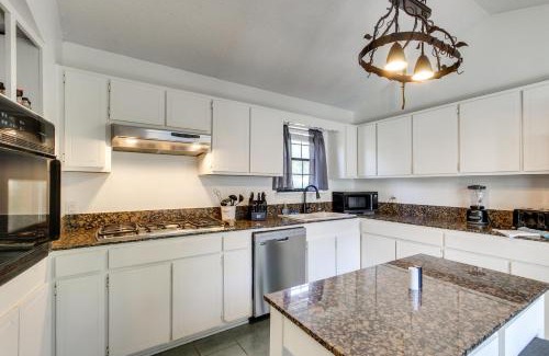 Long Beach House | 2 Mi to University and Long Beach Harbor Family Gem