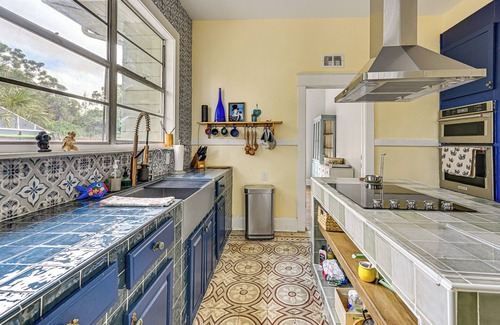 Ybor City House | 2 Mi to Ybor City: Eclectic Tampa Charmer!