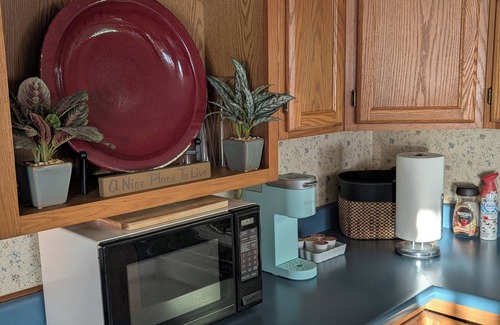 Helmer Cottage | 2 miles from the Indiana Rails train station, 12 miles from Pokagon State Park