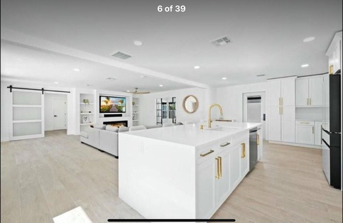 Hobe Sound House | 2 Miles to Beach with large putting green!