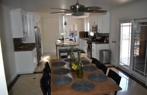 Northwest Anaheim House | 2 Min Away From Disney, 20 Min From The Beach, 45 Min To Downtown La