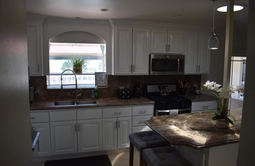 Northwest Anaheim House | 2 Min Away From Disney, 20 Min From The Beach, 45 Min To Downtown La