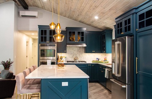 Bentonville House | 2 Min to I-49- U of A Graduation Weekend Available! Congratulations! Book Now!