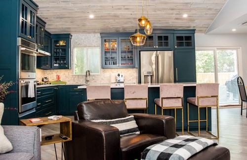 Bentonville House | 2 Min to I-49- U of A Graduation Weekend Available! Congratulations! Book Now!