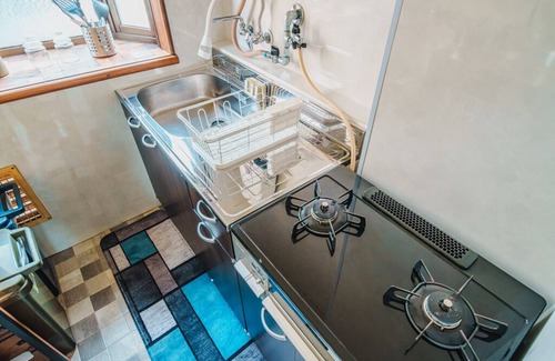 Chuo Apartment | 2 minutes walk from Tamatsukuri Station on JR and Subway lines! Ideal for large families and large groups! 12 semi-double beds